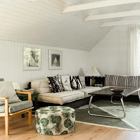 A-frame House With In The Backyard Hébergement de vacances