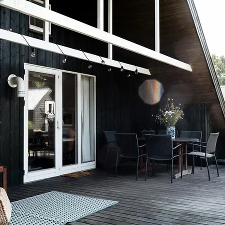 A-frame House With In The Backyard Ferienhaus *
